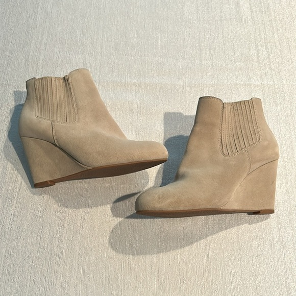 Saks Fifth Avenue Women’s Ankle Booties Cream Color W/ Fur lined inside Size 5 - Picture 5 of 16